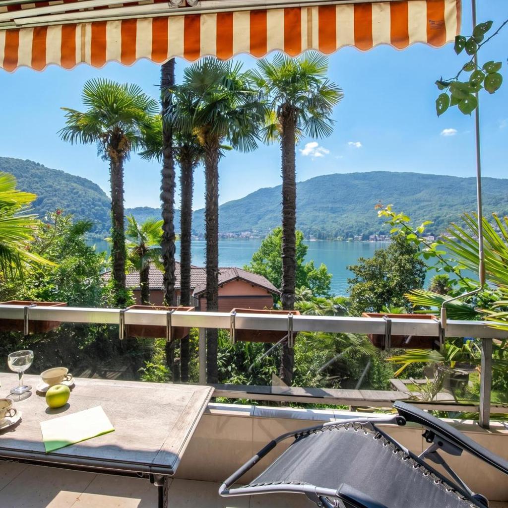 Image 0 - Queen Lake View - Happy Rentals