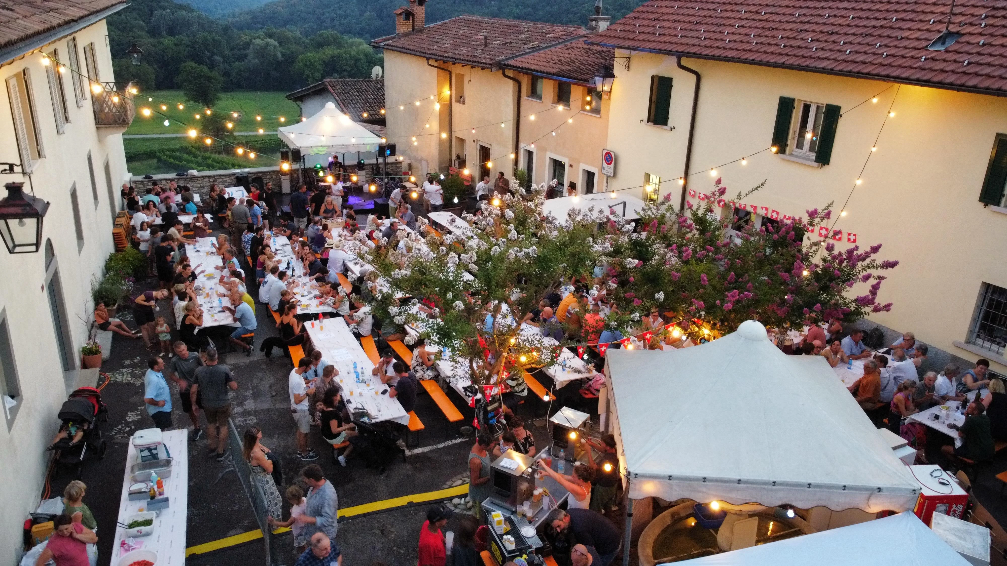 Image 0 - Meride Ritmo, Piazza Image 0 -