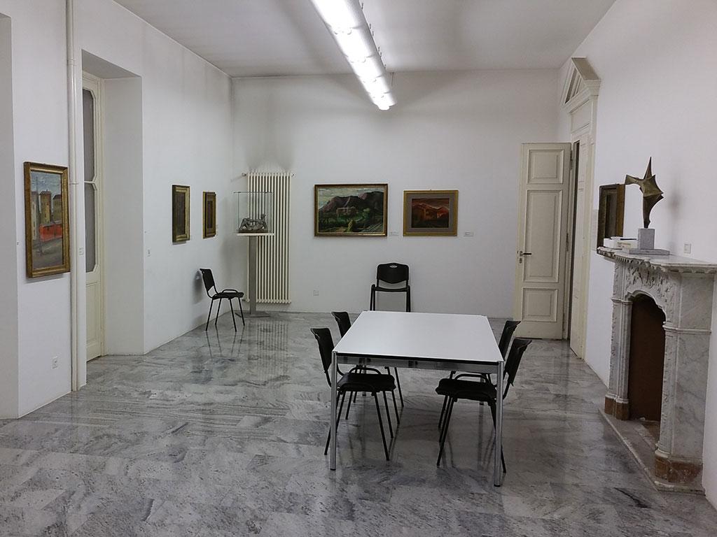 Image 3 - 