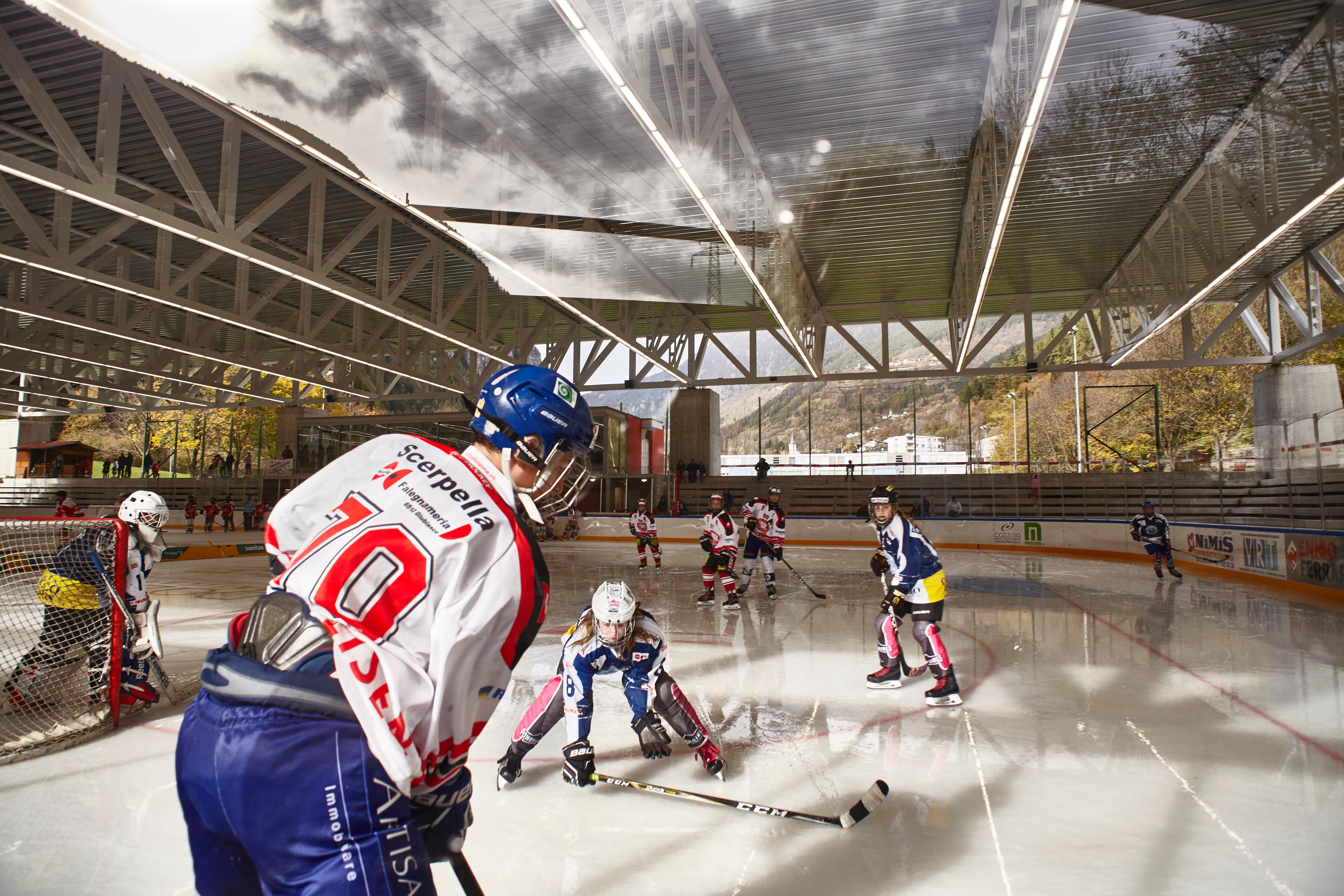 Image 1 - Eisbahn von Faido
