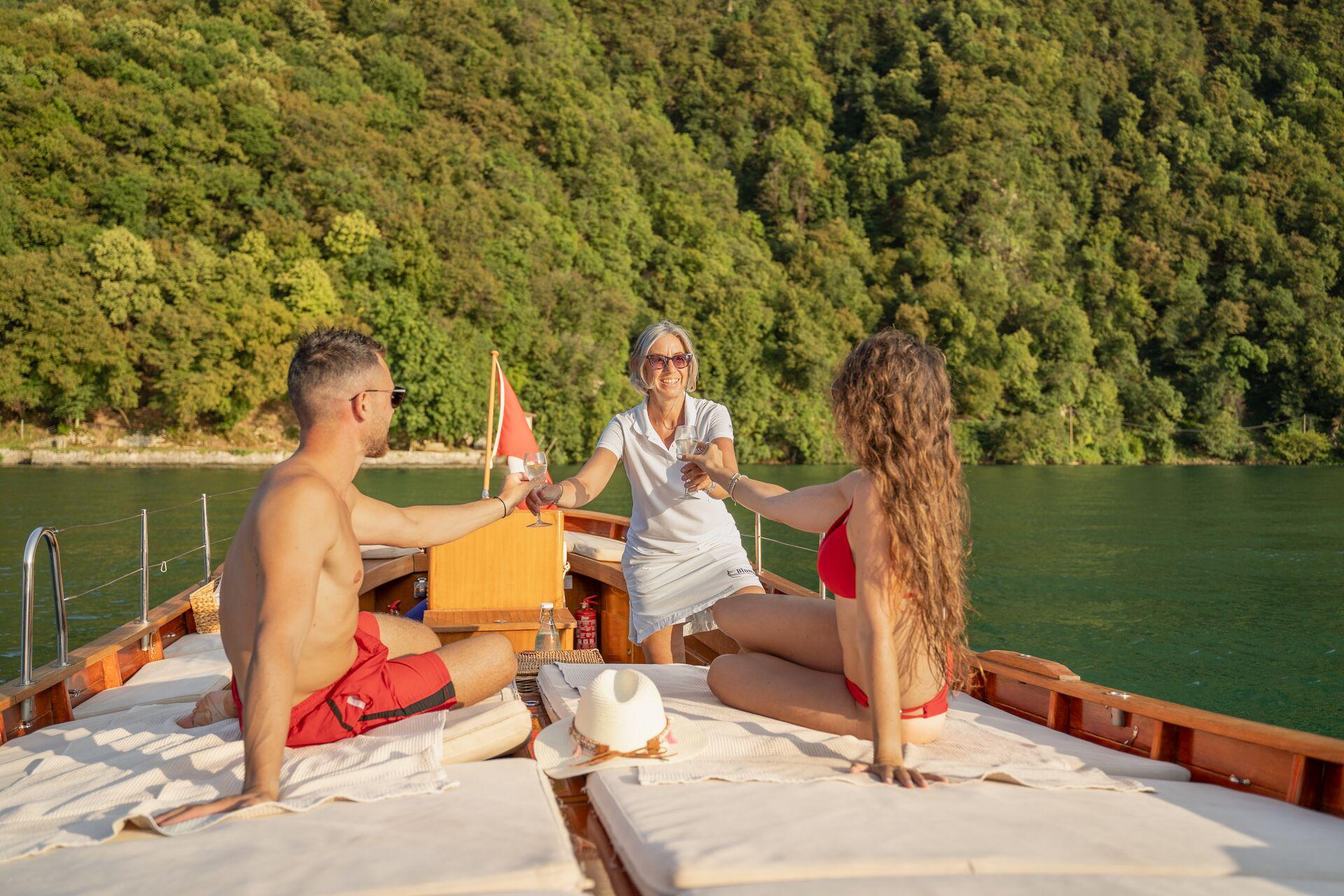 Image 1 - Blume Cruise