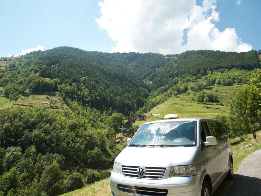 Image 0 - Taxi Riviera & Swiss Transfer Club