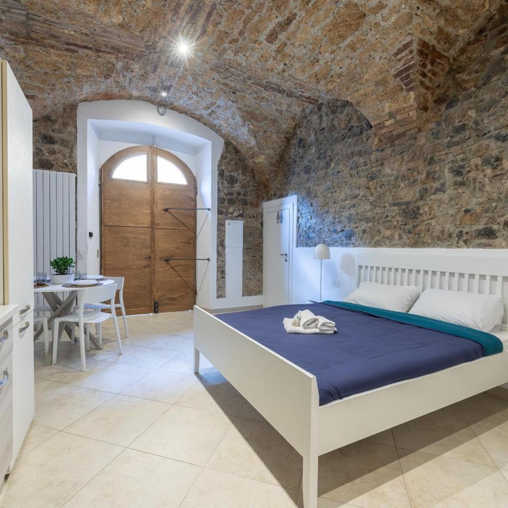 Image 0 - La Grotta 250m dal lago RDA Lux AP