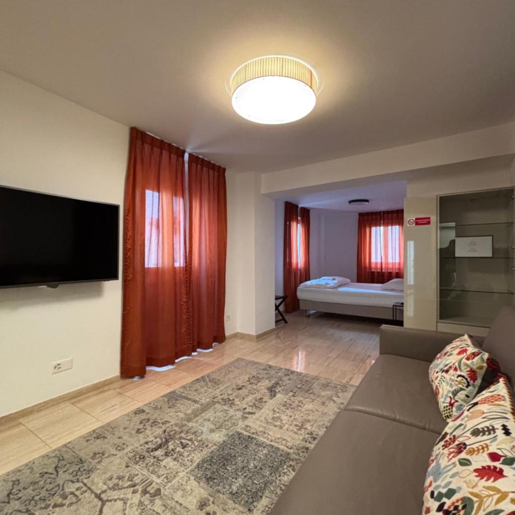 Image 0 - San Carlo Luxury Apartments