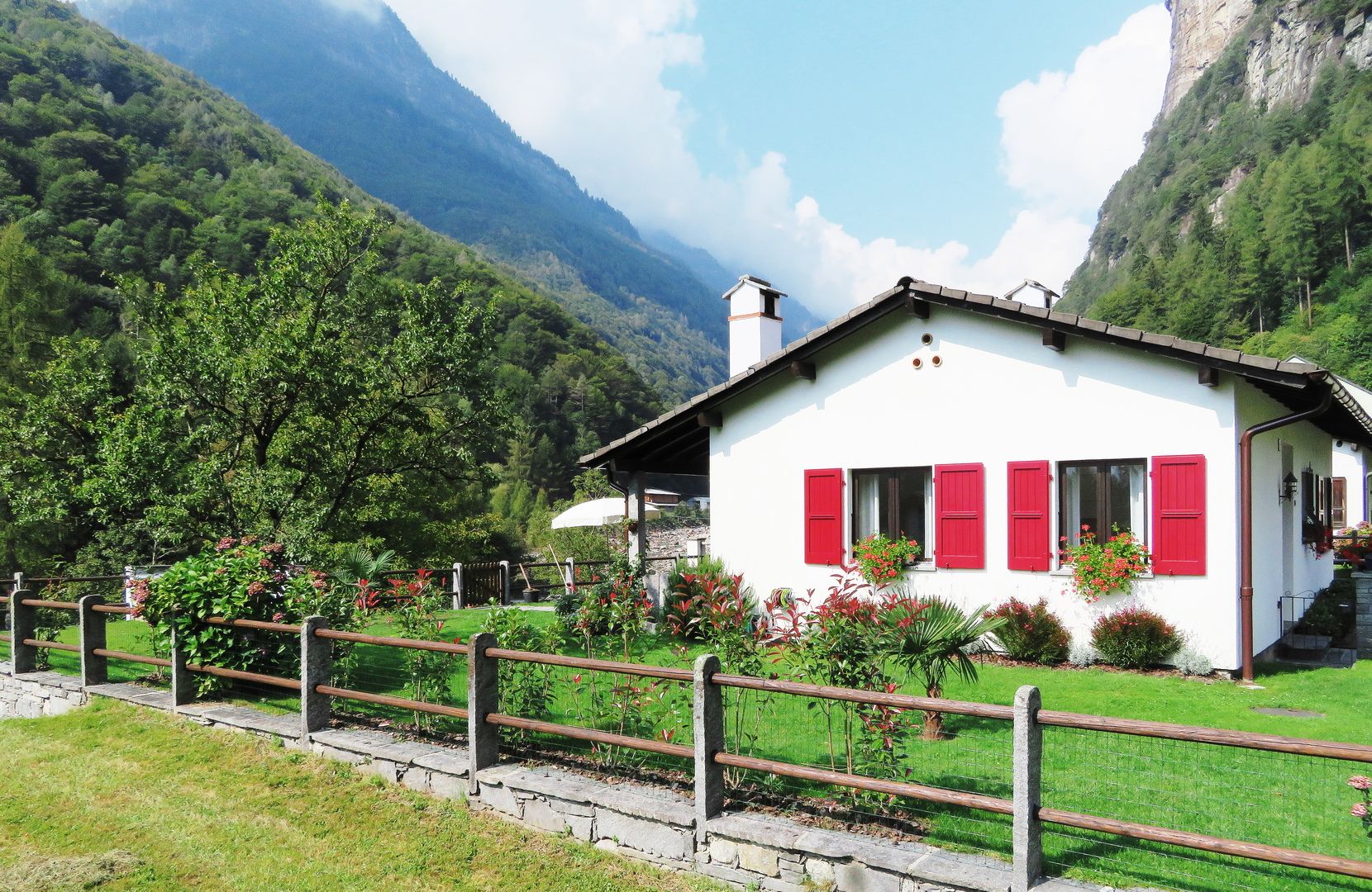Image 0 - 4,5 room holiday house 'Casa Marco', Via al Tecial 15, Brione, Verzascatal