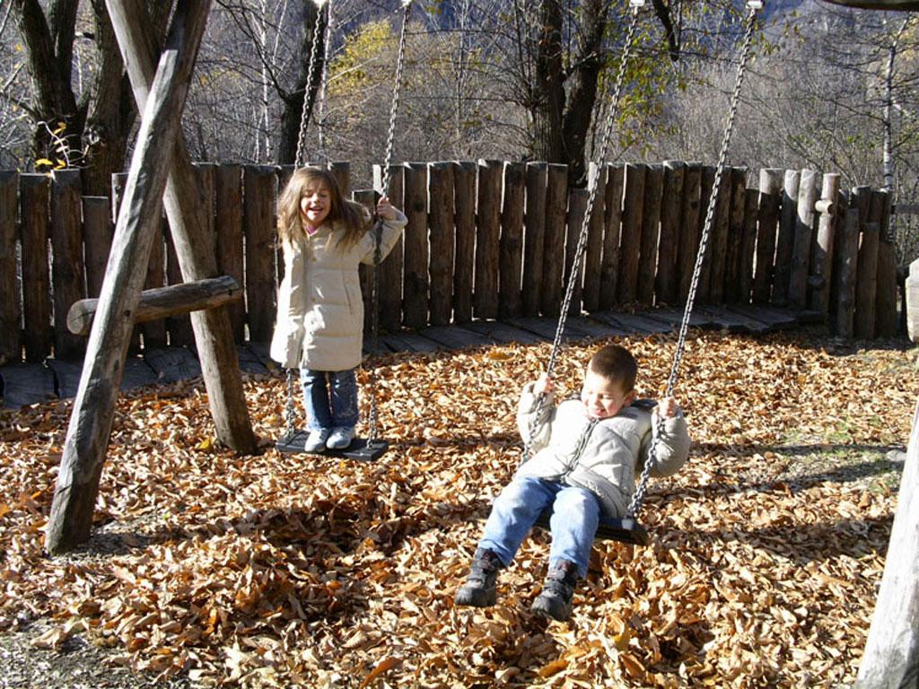 Image 2 - Terrain de jeux Calonico 