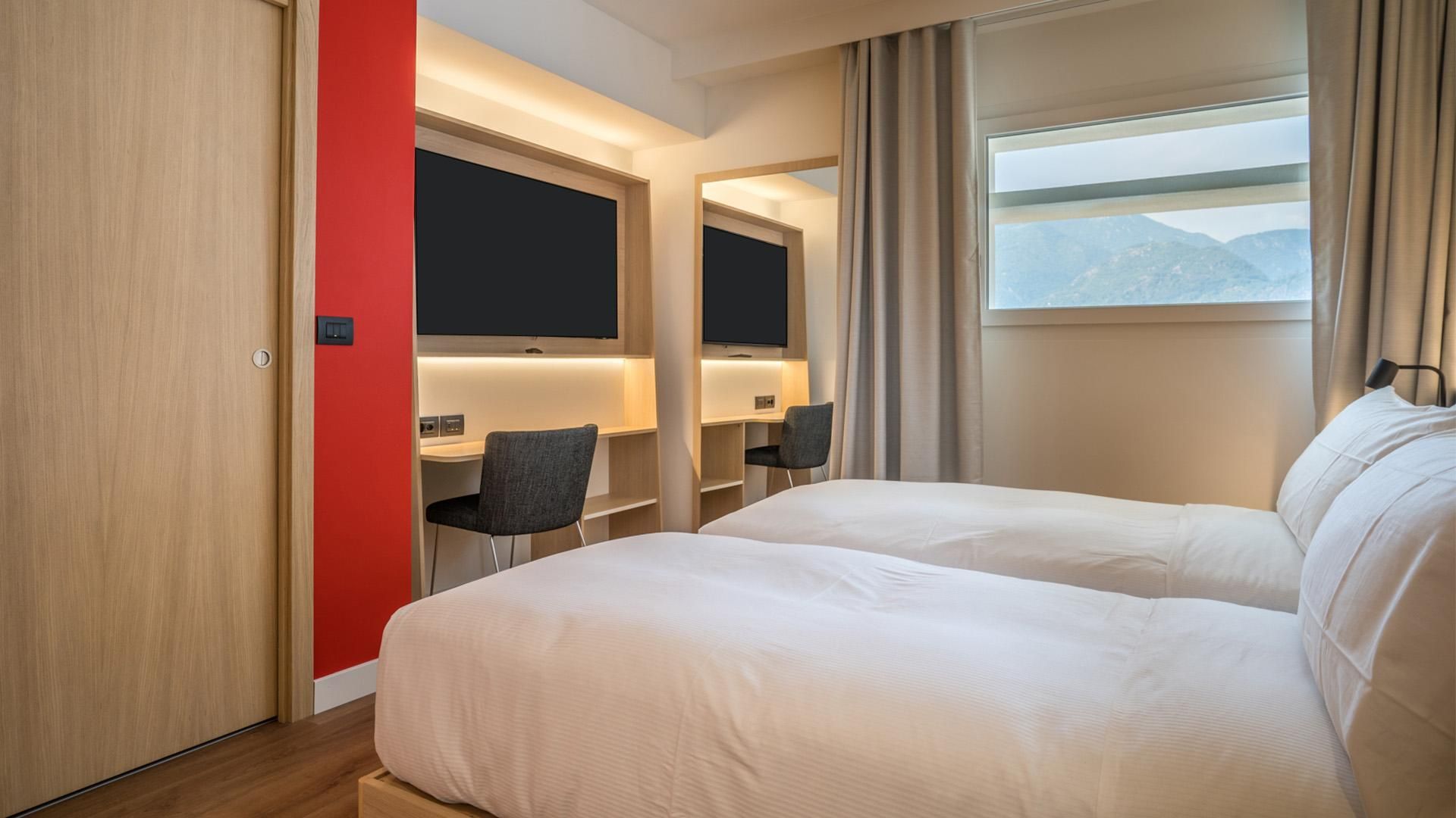 Image 2 - Hampton by Hilton Locarno