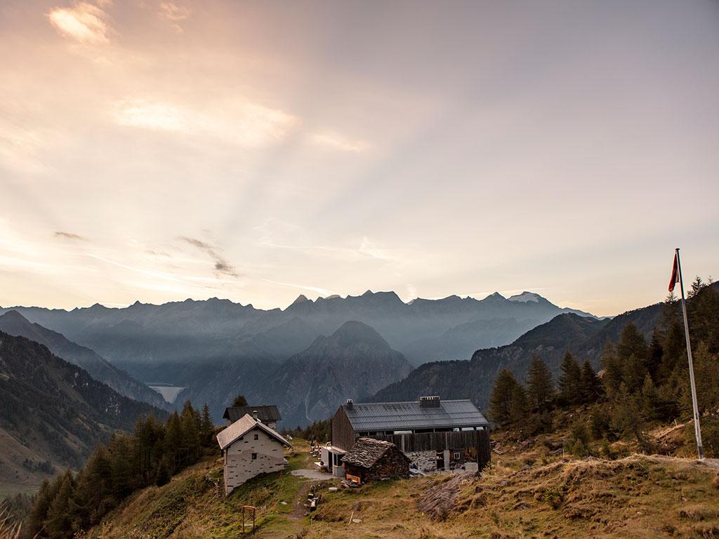 Image 1 - Capanna Bovarina