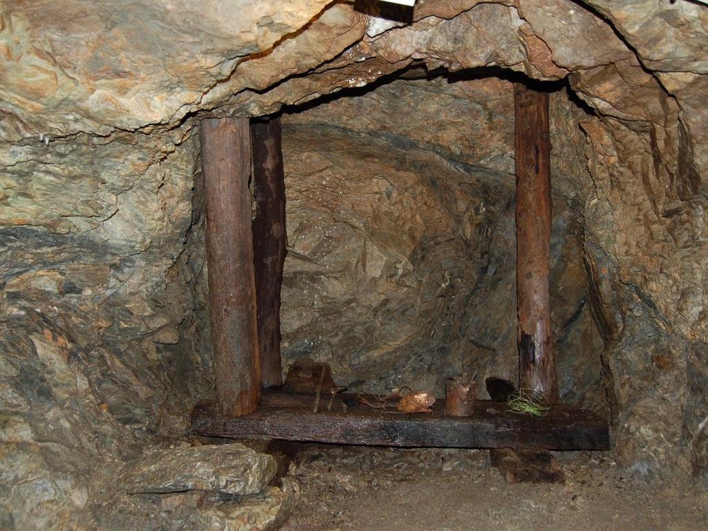 Image 11 - Sessa Goldmine