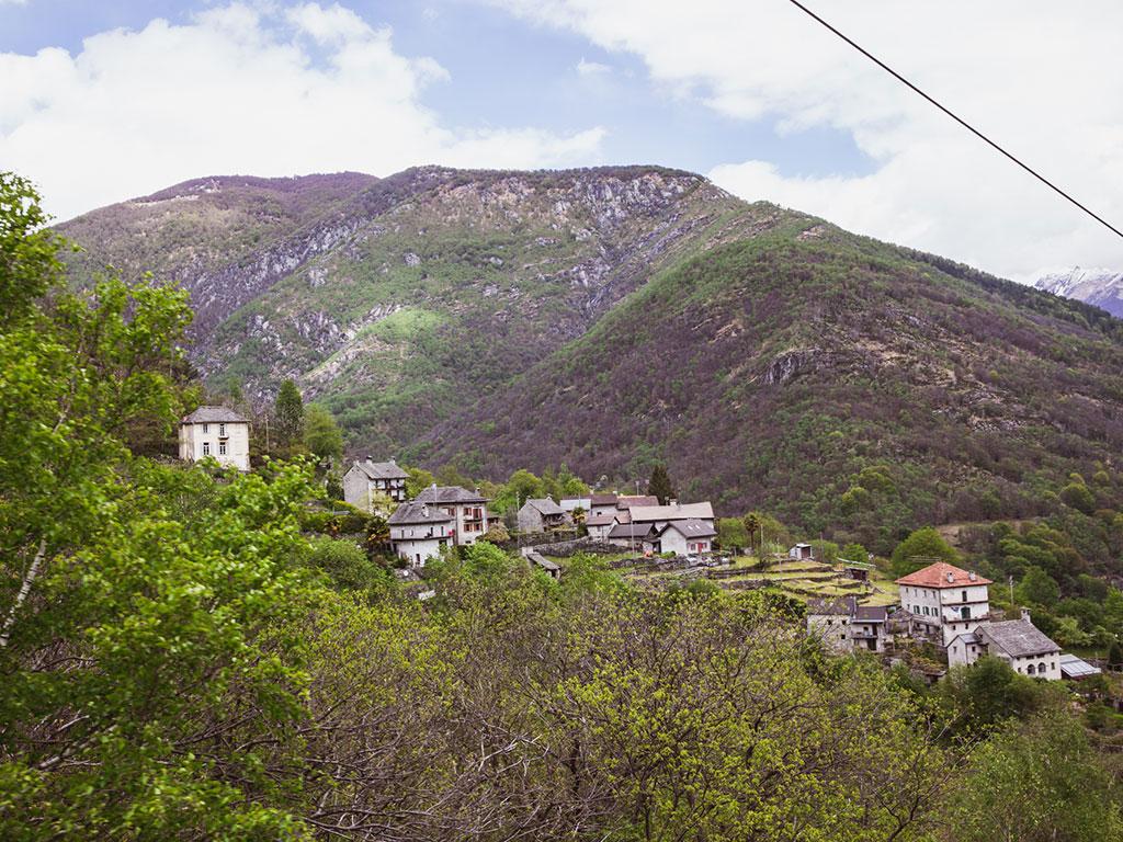 Image 2 - Seilbahn Intragna-Pila-Costa
