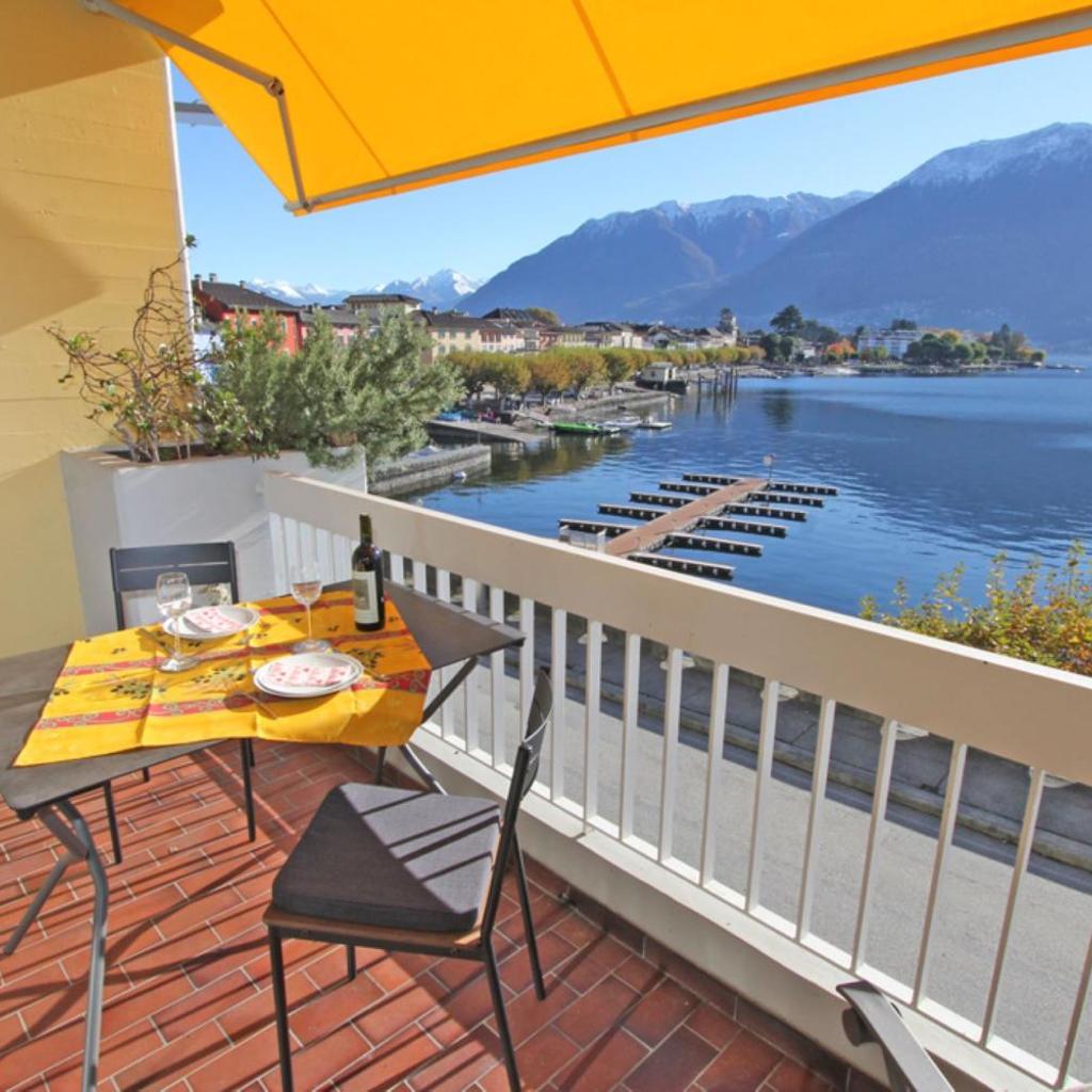 Image 0 - Casa Cincillà, 1 Stock by HolAp SA