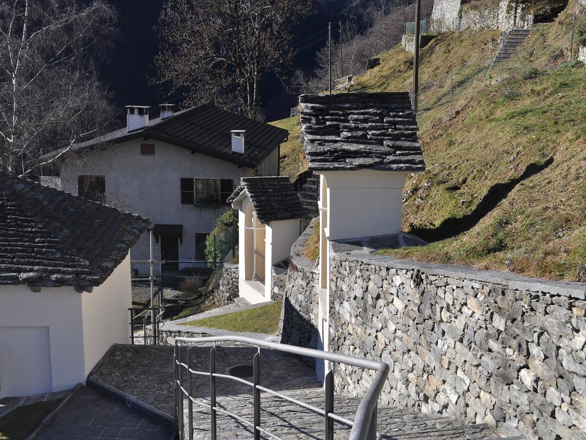 Image 5 - Kirche San Giovanni Battista und Via Crucis'