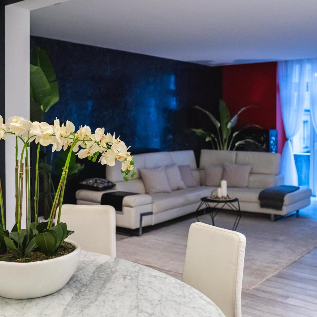 Image 0 - V APARTMENTS