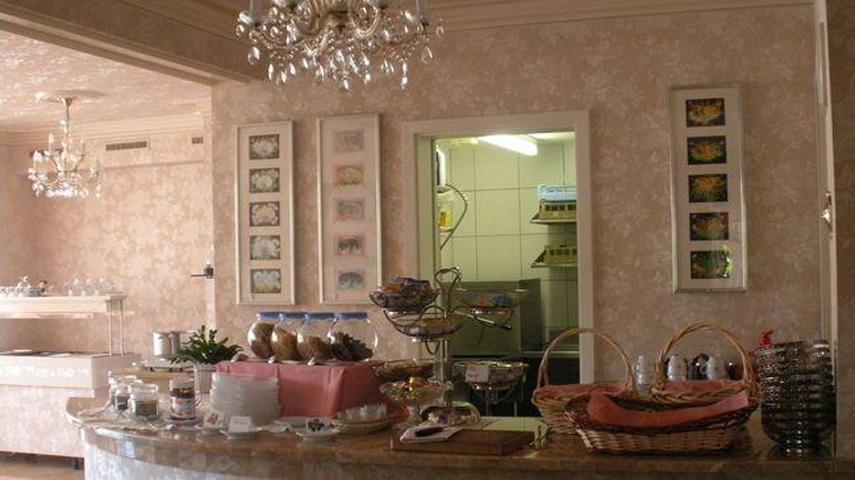 Image 51 - Hotel Villa del Sole Garni