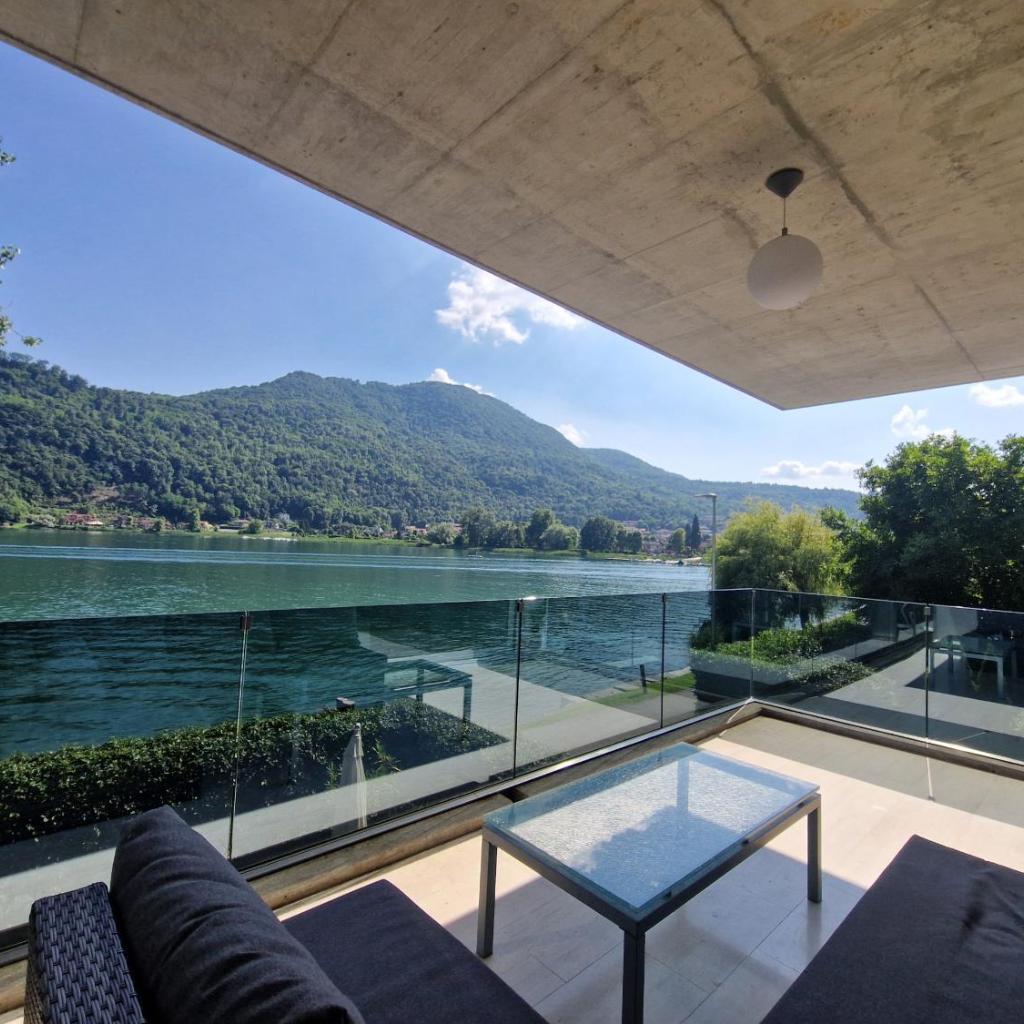 Image 0 - The Lake House