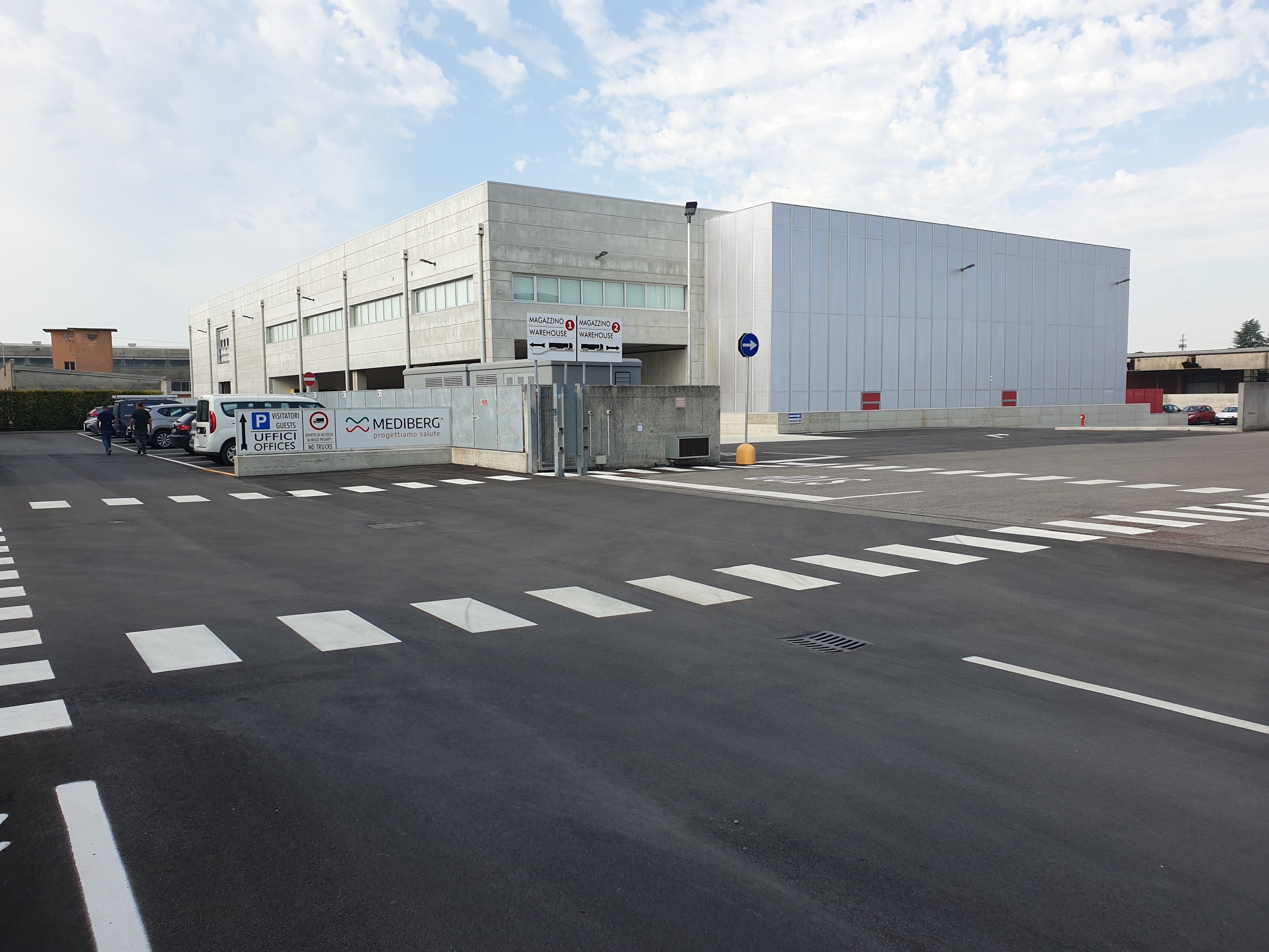 Demolizione e ricostruzione di un edificio produttivo di Mediberg S.r.l.