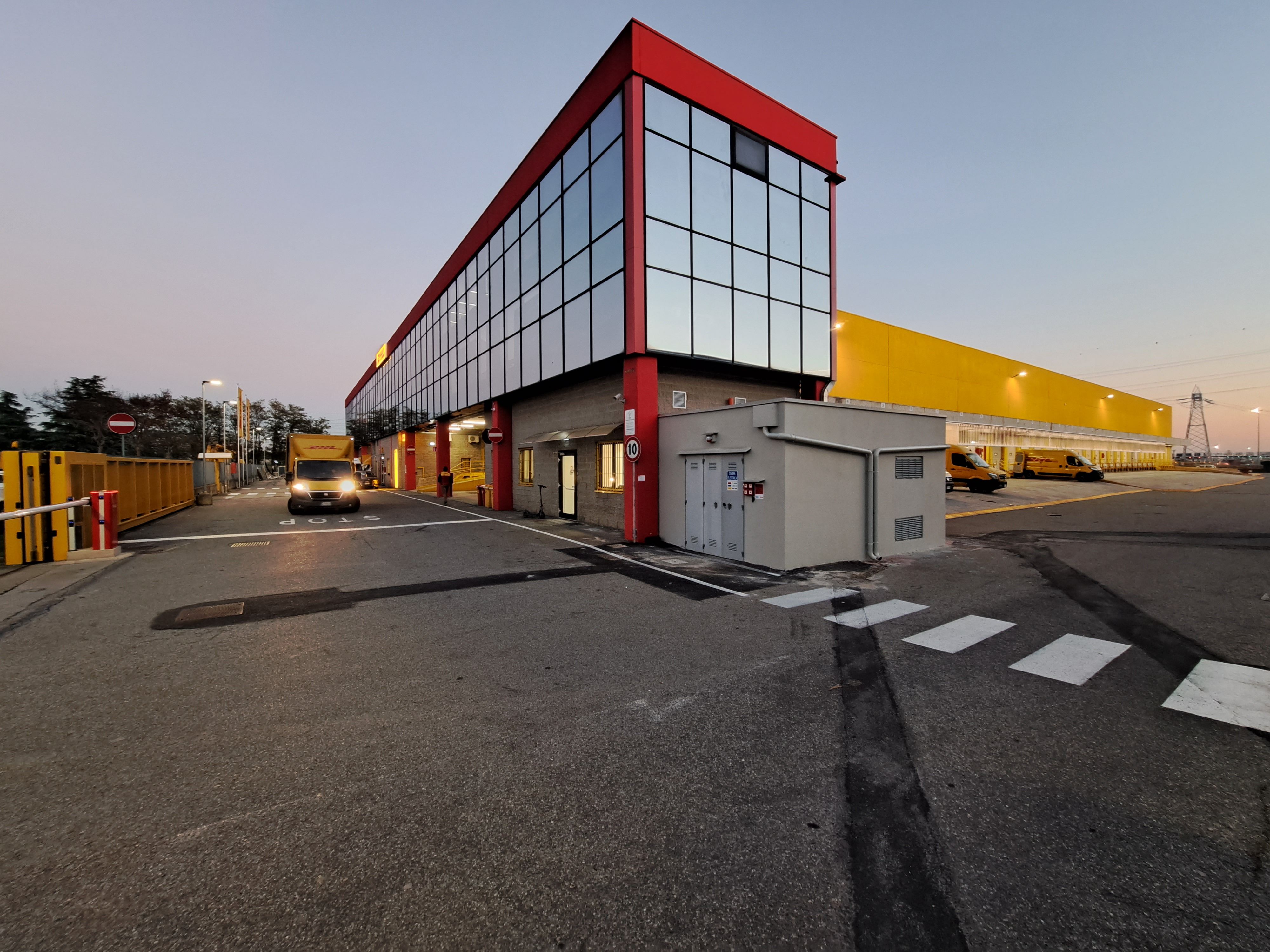 Riqualificazione del DHL Service Point di Rho