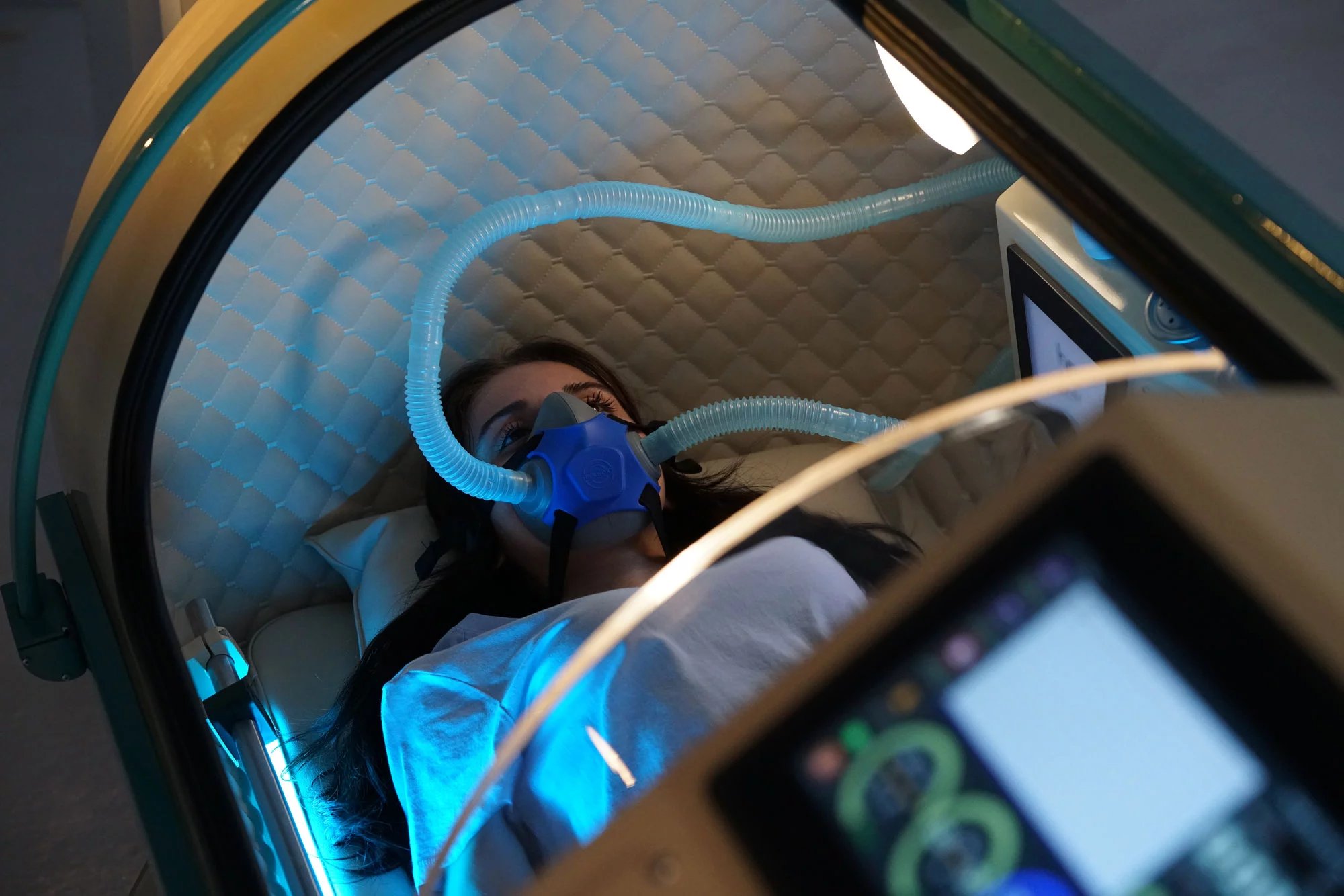 Product gallery image 4 of 4 - detailed view of hyperbaric oxygen therapy chamber features and interior