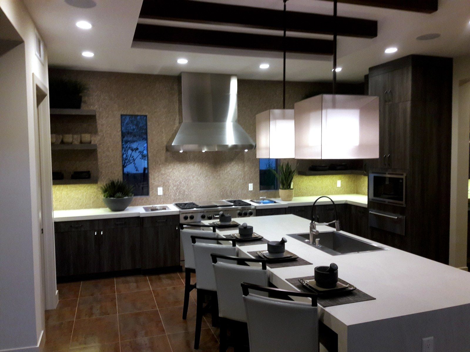 MacDonald Highlands, detail 3: custom cabinetry by LV Cabinets World