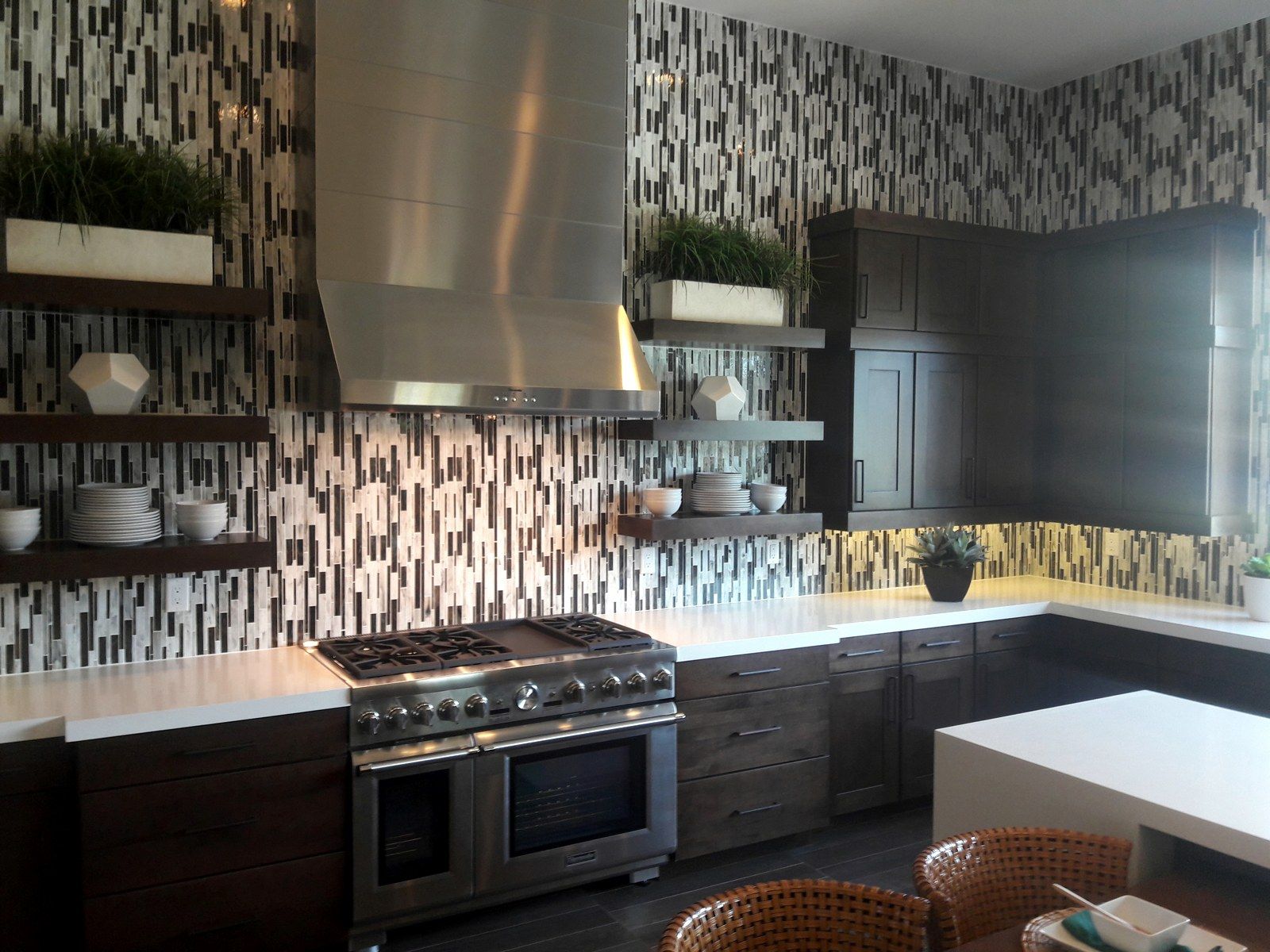 Henderson, detail 1: custom cabinetry by LV Cabinets World