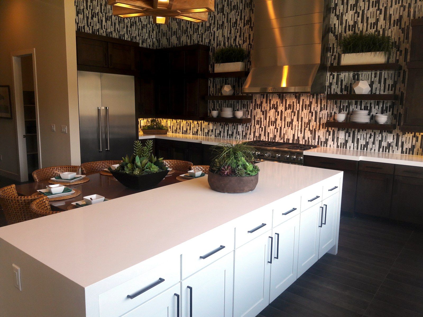 Southern Highlands, detail 1: custom cabinetry by LV Cabinets World