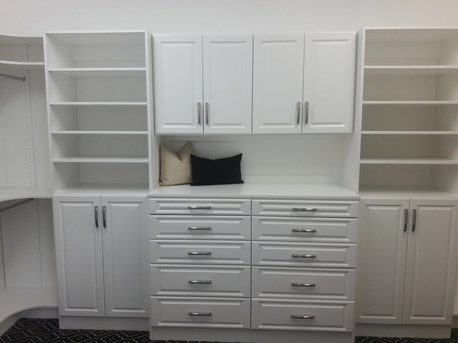 Summerlin: custom cabinetry by LV Cabinets World