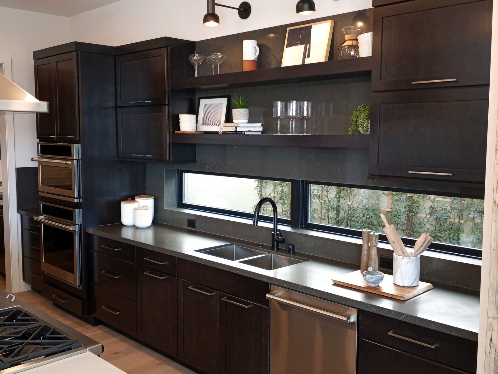 Southern Highlands, detail 4: custom cabinetry by LV Cabinets World