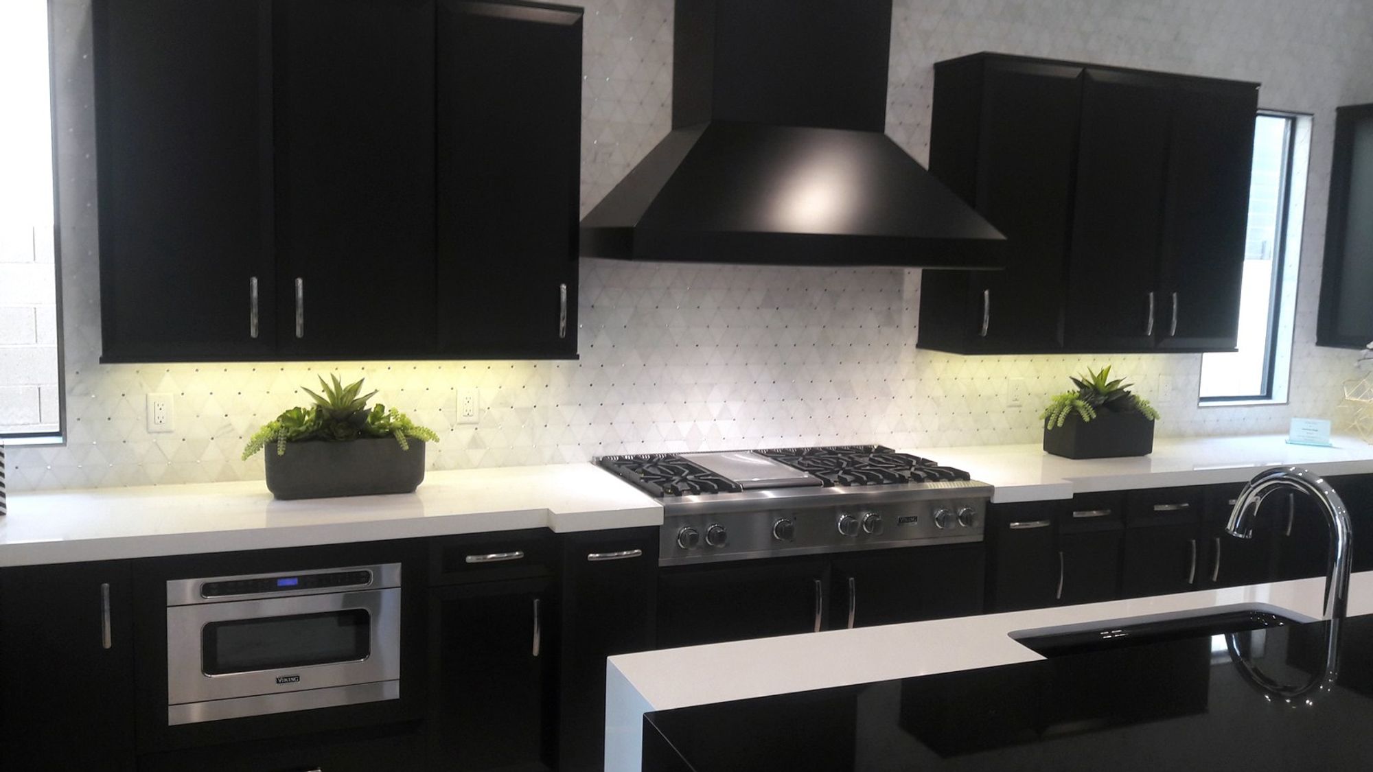Henderson: custom cabinetry by LV Cabinets World