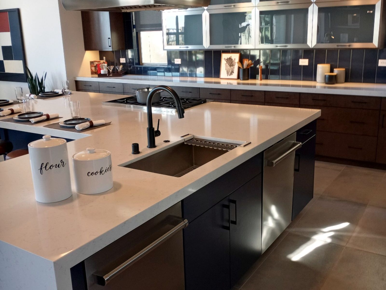 Southern Highlands, detail 5: custom cabinetry by LV Cabinets World