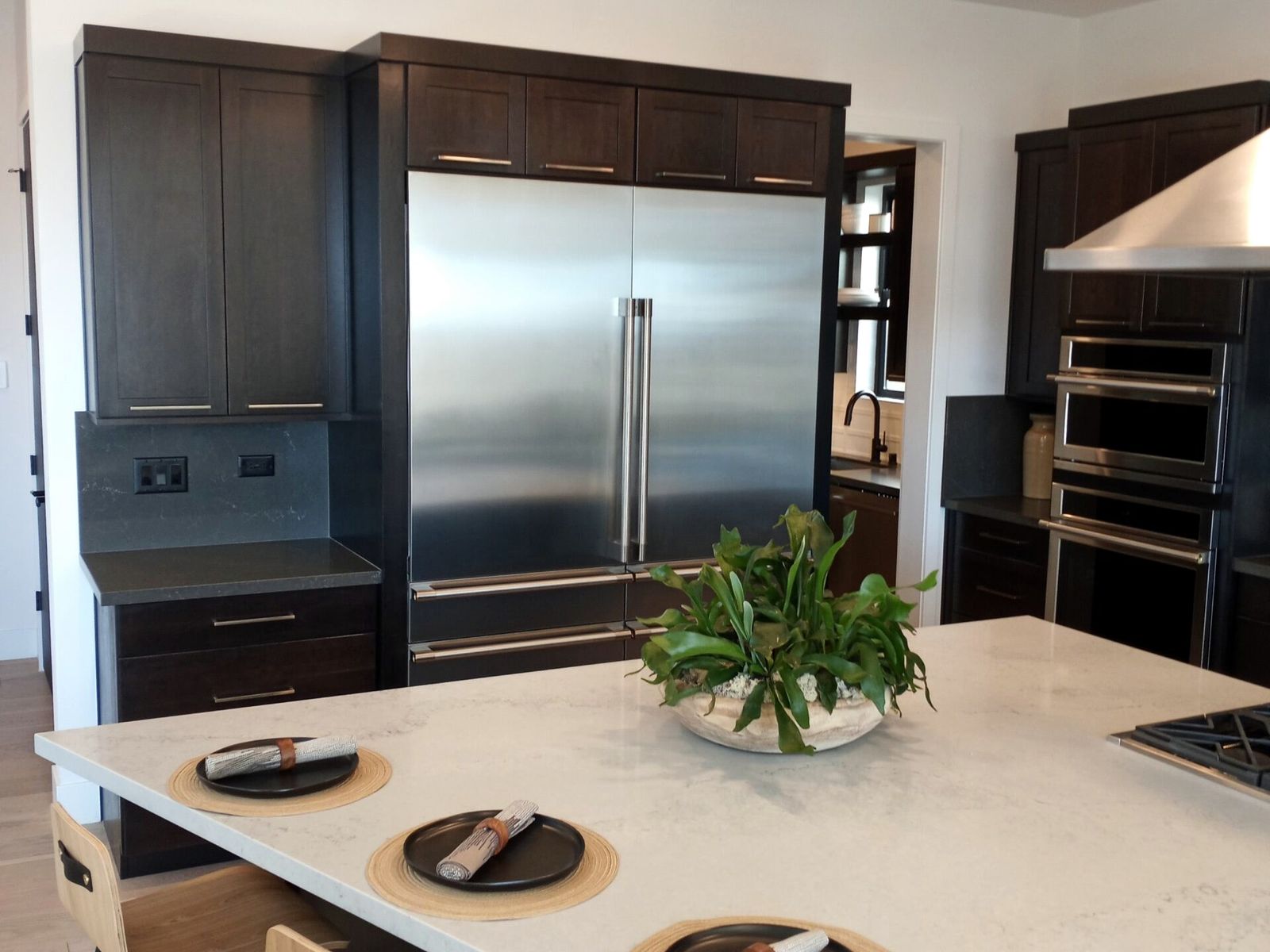 Henderson, detail 4: custom cabinetry by LV Cabinets World