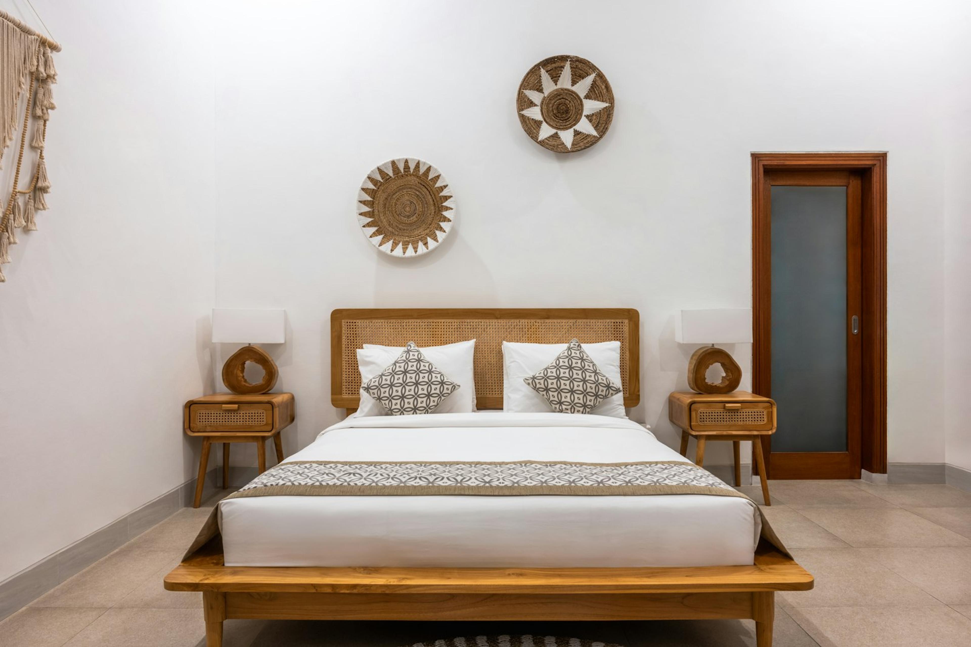 Everest king storage bed