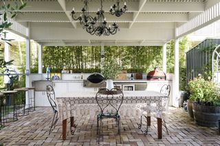 outdoor kitchen
