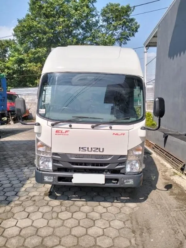 Isuzu Box