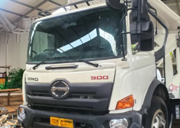 Hino 500