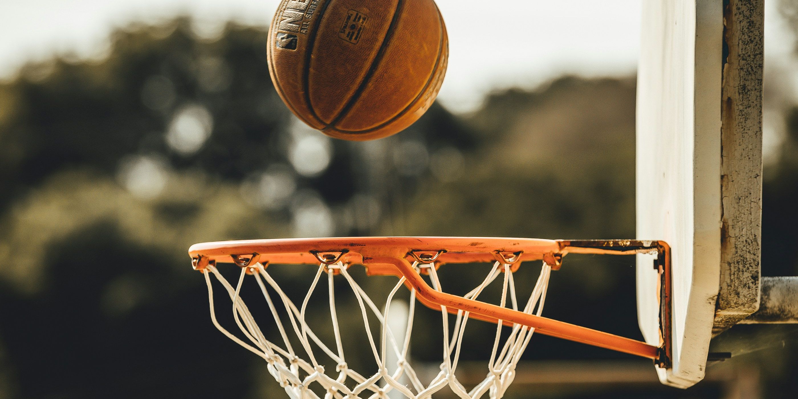 A photo of a basketball
