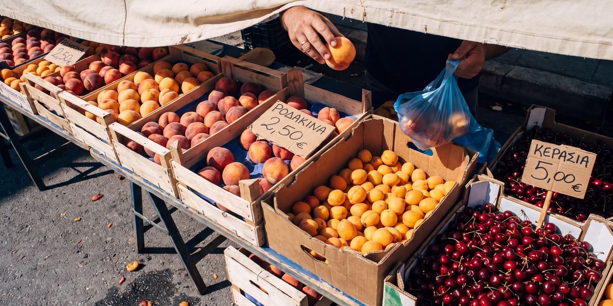 Monday Street Market — Párko Markopoúlou Laïkí