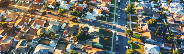 55+ Communities: 9 Pros and 6 Cons to Weigh Before You Buy