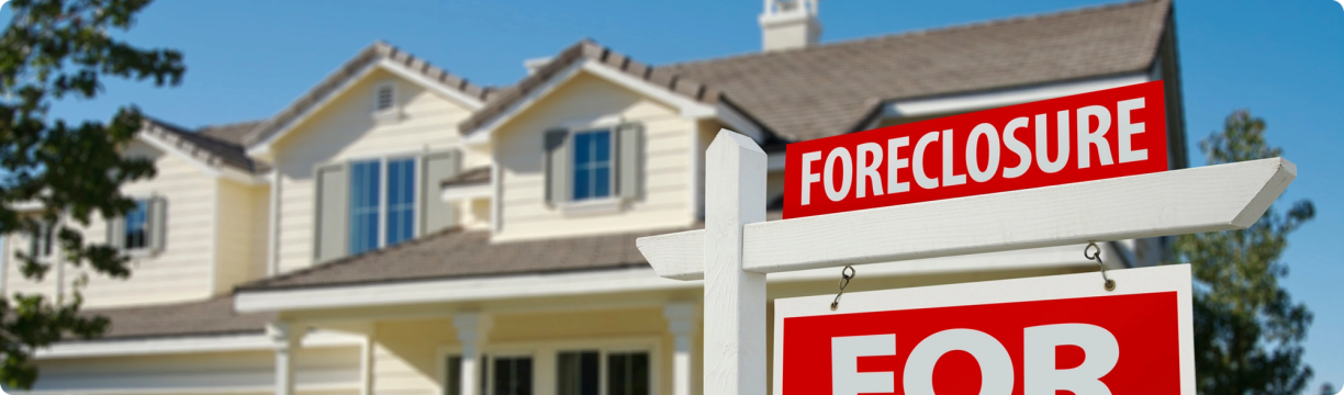 Short Sale vs Foreclosure: A Complete Guide for Struggling Homeowners in 2026