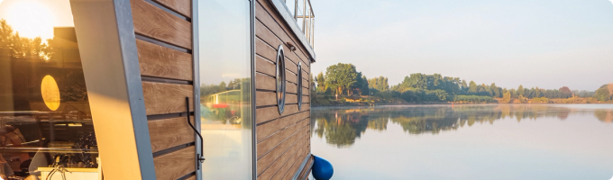 Complete Guide to Houseboat Loans: 7 Essential Financing Options for 2026