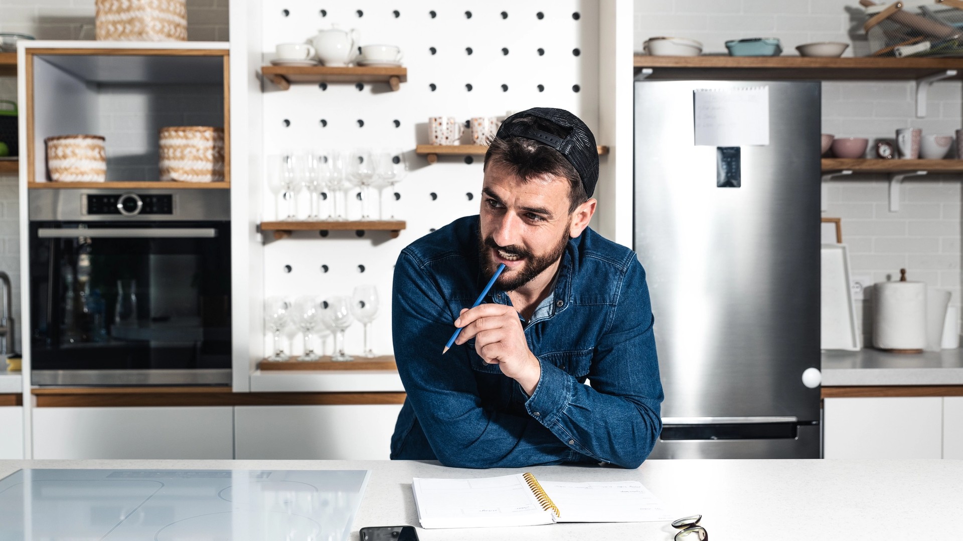 Cover Image for Subcontractor vs. Independent Contractor: What To Know