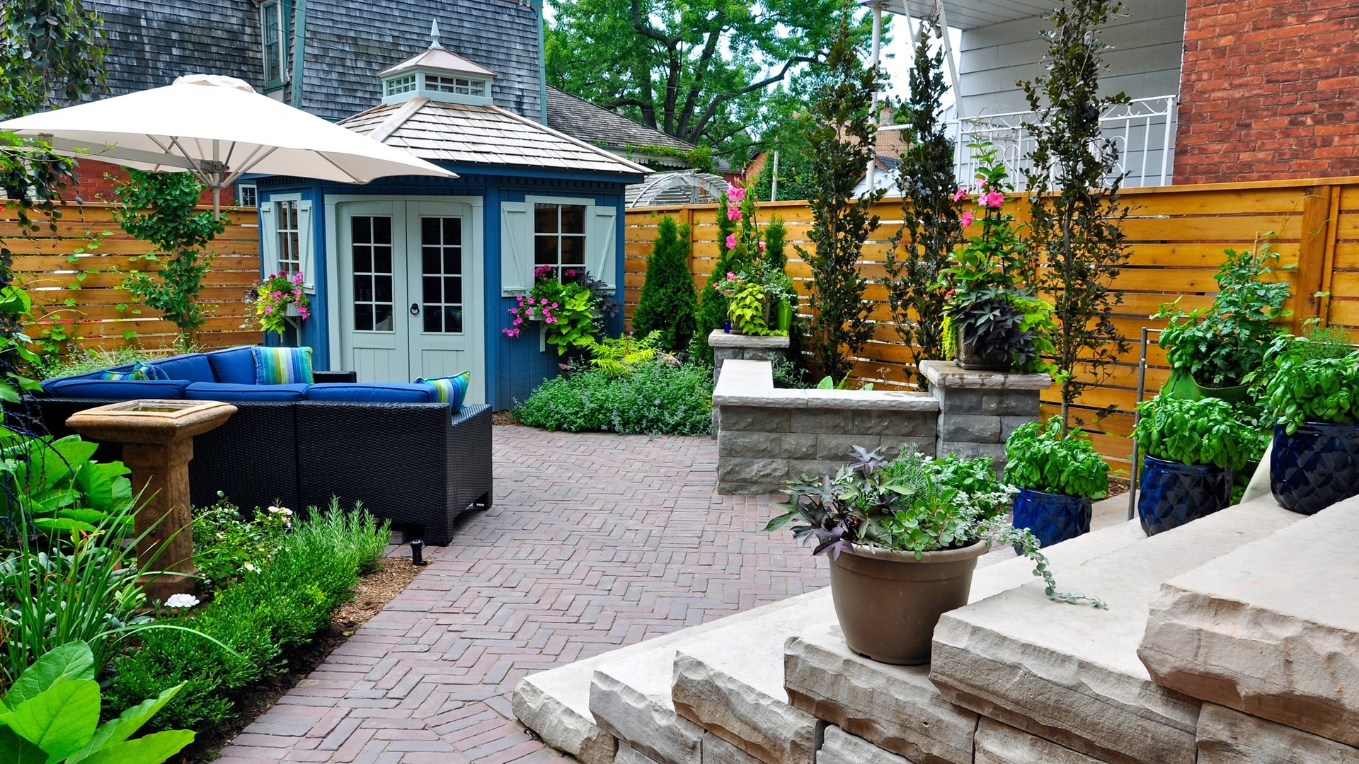 Cover Image for Landscaping Contractor Insurance: 5 Coverages You Need