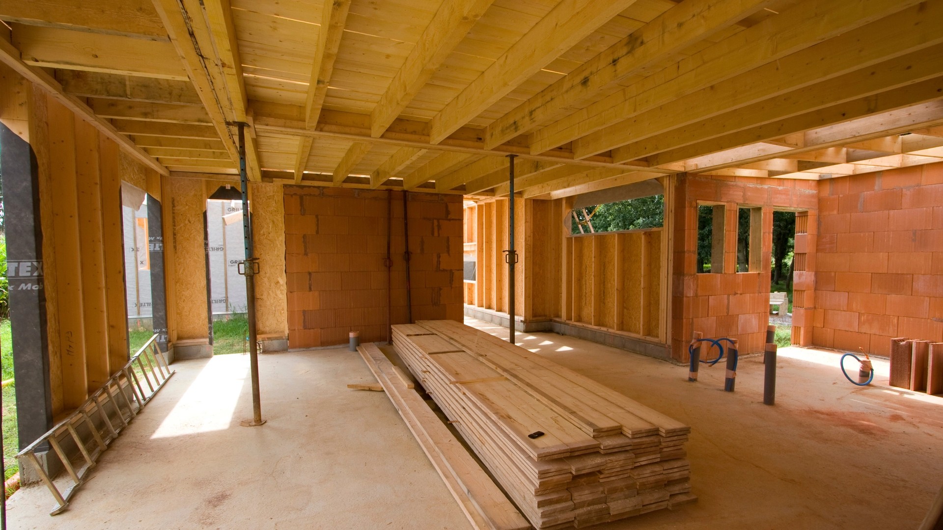Cover Image for Are General Contractors Responsible For Subcontractors?