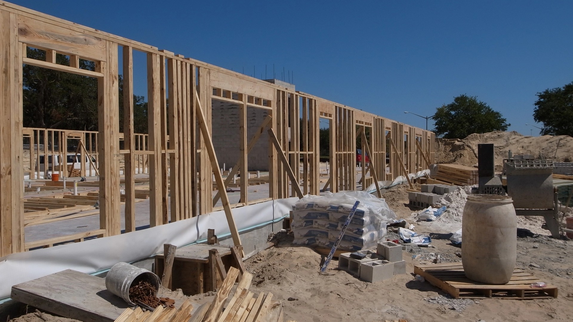 Cover Image for Subcontractor Agreements: 5 Things You Need To Know