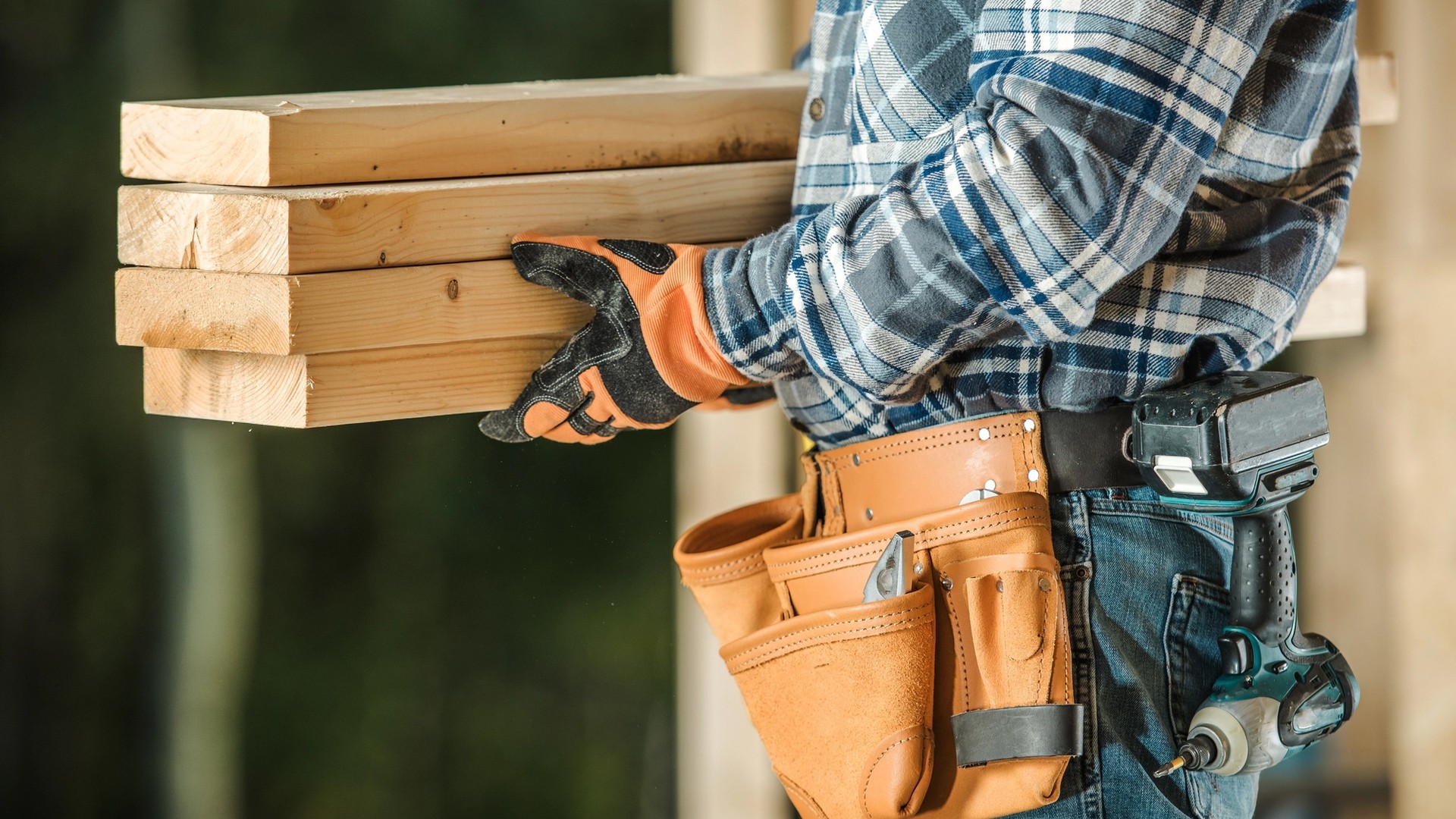 Cover Image for Hiring a Contractor Without Insurance - What Are The Risks?