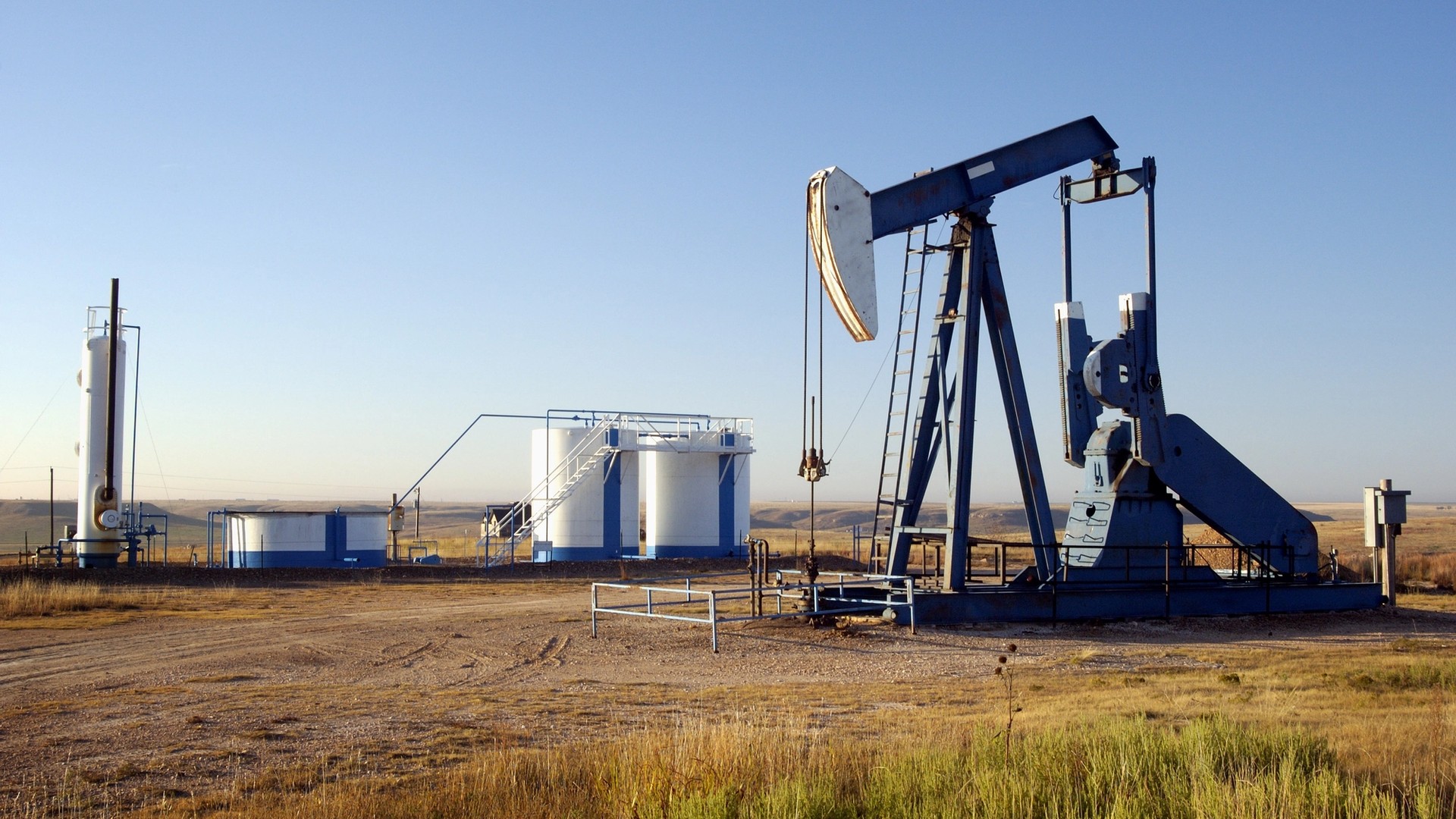 Cover Image for Oil & Gas Insurance: What Is It?