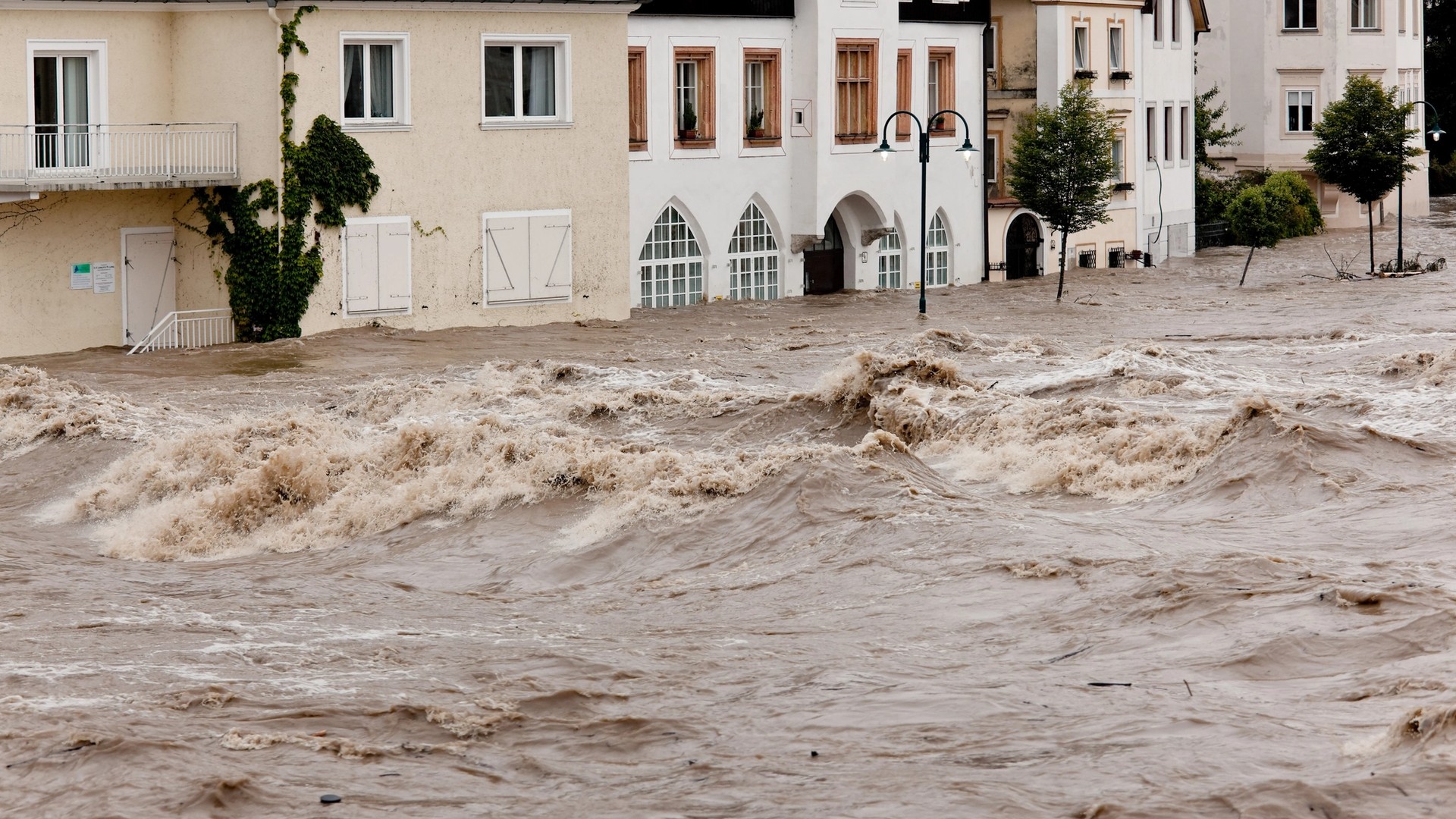 Cover Image for Understanding Commercial Flood Insurance - Do You Need It?