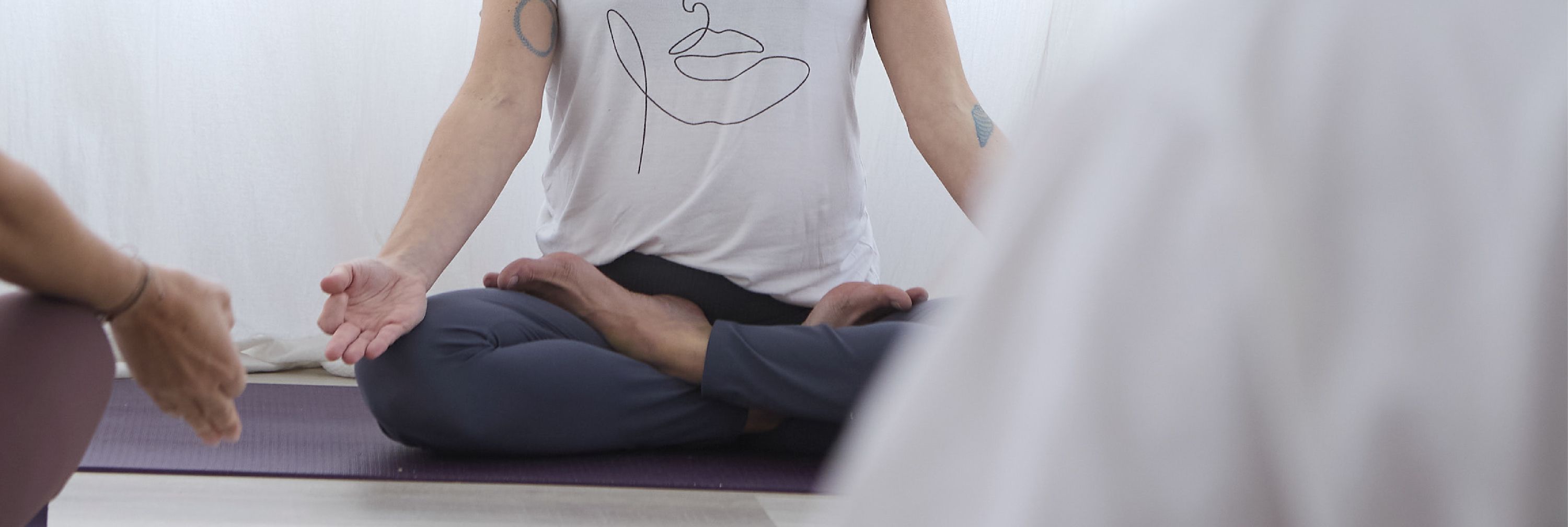 Alumna meditando en Espacio Raíz Don Torcuato