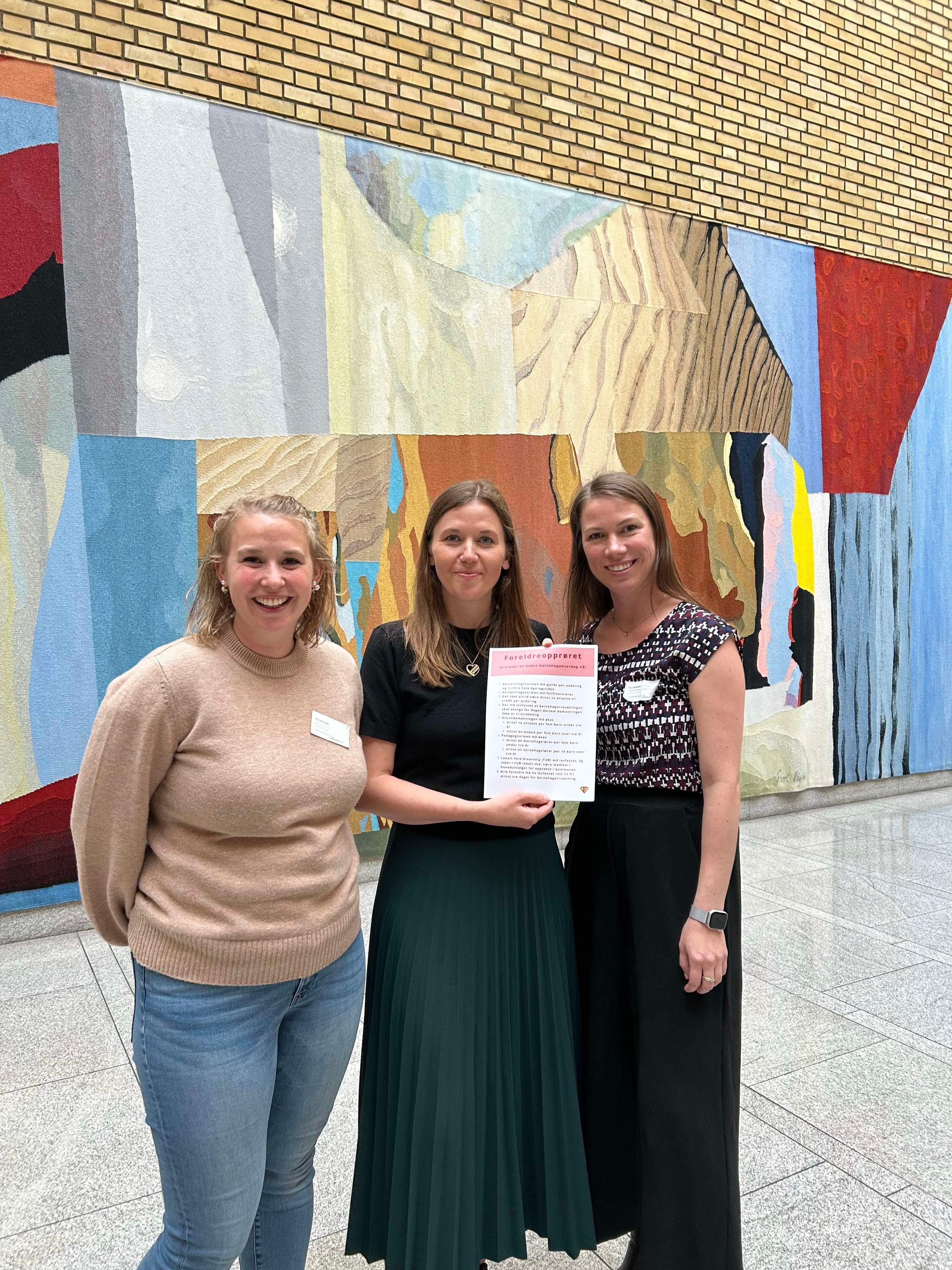 Mari, Ida og Helene - til media