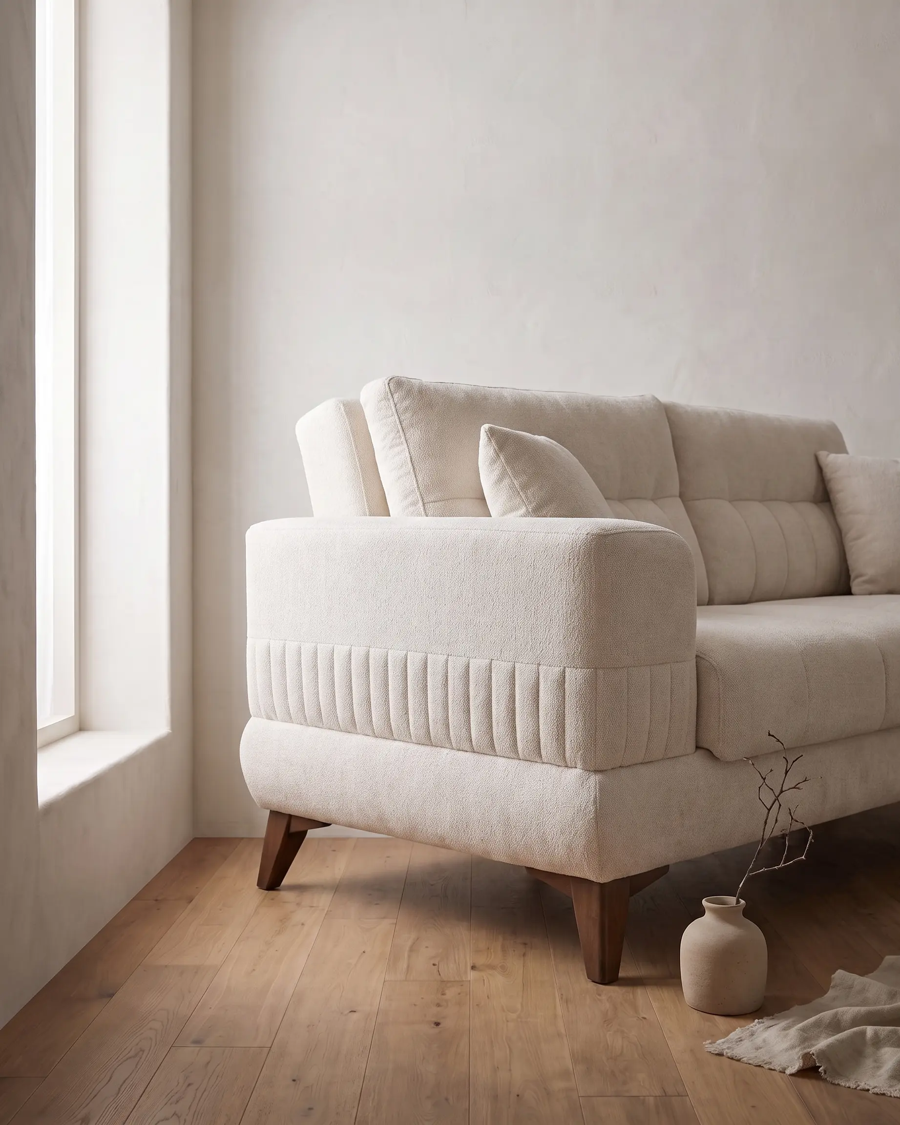 Nepi sofa, traka uspravnog prošiva na čeonoj strani rukonaslona