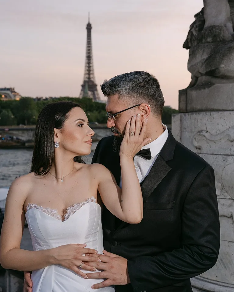 Alexis & Mina – cover photo